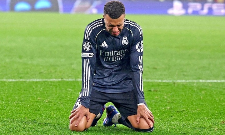 Chuyện thật như đùa: Mbappe chấn thương gối trái, bác sĩ khám nhầm... gối phải