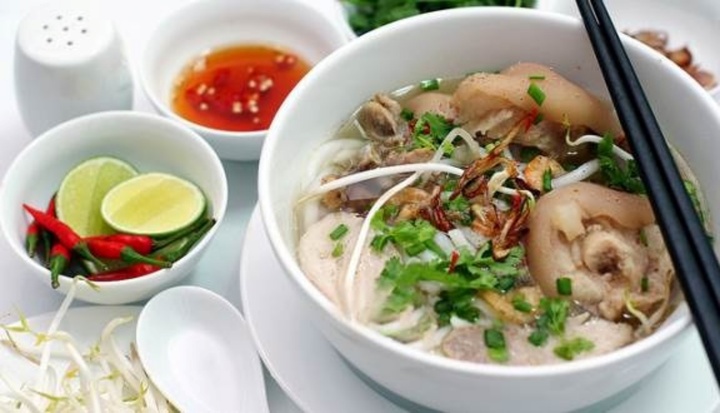 Top những quán bánh canh giò heo ở TP.HCM ngon nức tiếng