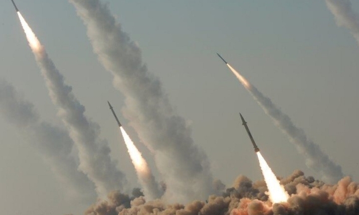 Iran phóng 200 quả rocket, hơn 100 tên lửa hạng nặng và UAV tấn công mục tiêu Mỹ - Israel