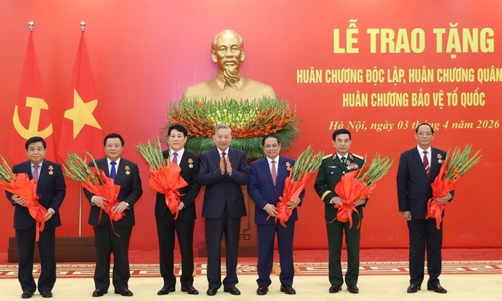 Chủ tịch nước Lương Cường và Thủ tướng Phạm Minh Chính được tặng Huân chương