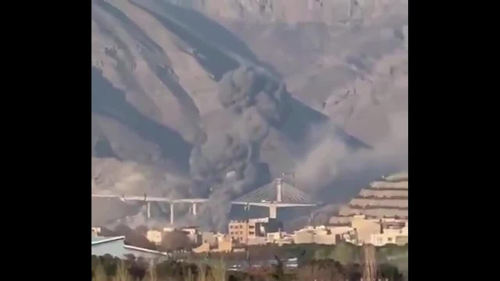 Iran xác nhận cầu cao nhất Trung Đông bị phá hủy do Mỹ - Israel tấn công, ông Trump có động thái 