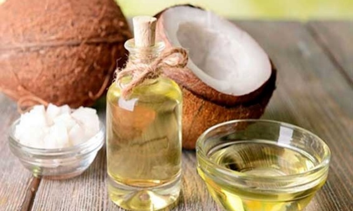 Cách làm đẹp bằng dầu dừa đơn giản