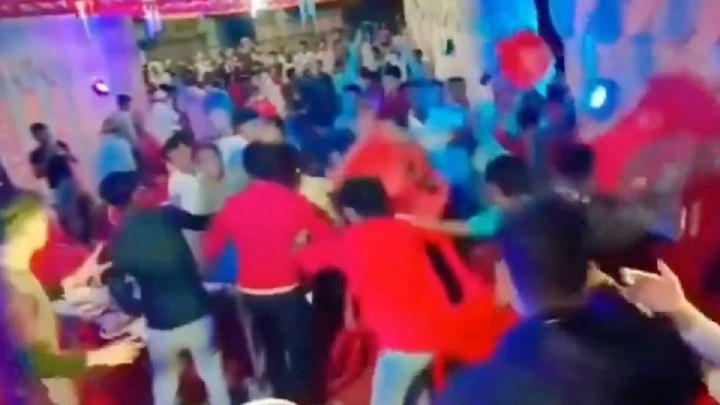 Nhà trai và nhà gái ẩu đả dữ dội chỉ vì... thiếu phô mai trong món ăn