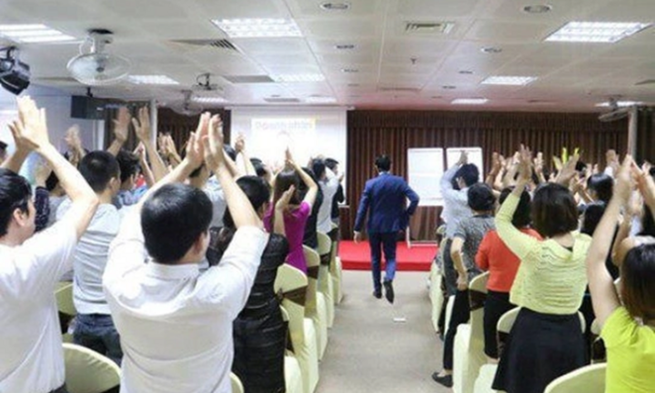 Từ tháng 7/2026, những người này không được bán hàng đa cấp