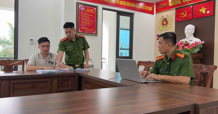 Mua bán tài khoản ngân hàng, nam thanh niên bị triệu tập: Hé lộ những giao dịch