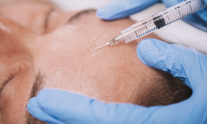 Suýt biến dạng khuôn mặt vì tự ý rạch mủ sau khi tiêm filler