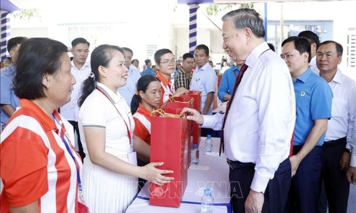 Tổng Bí thư, Chủ tịch nước Tô Lâm thăm, động viên công nhân, người lao động tại TP Hồ Chí Minh