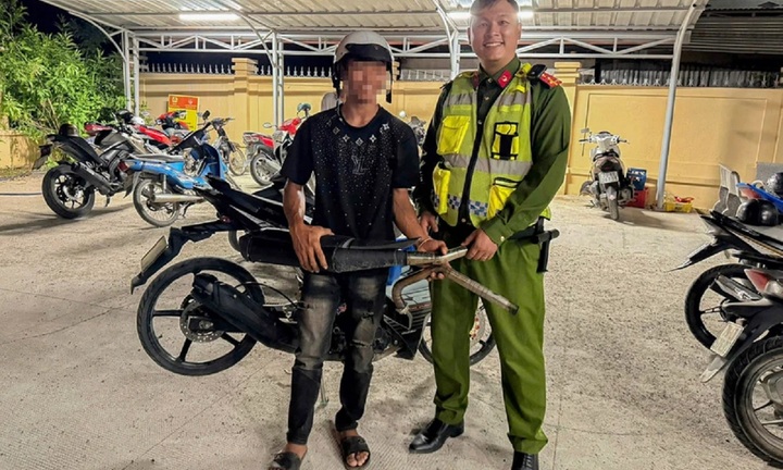 Khánh Hòa: Đem pô độ chế đến trụ sở công an, người dân được nhận 10kg gạo