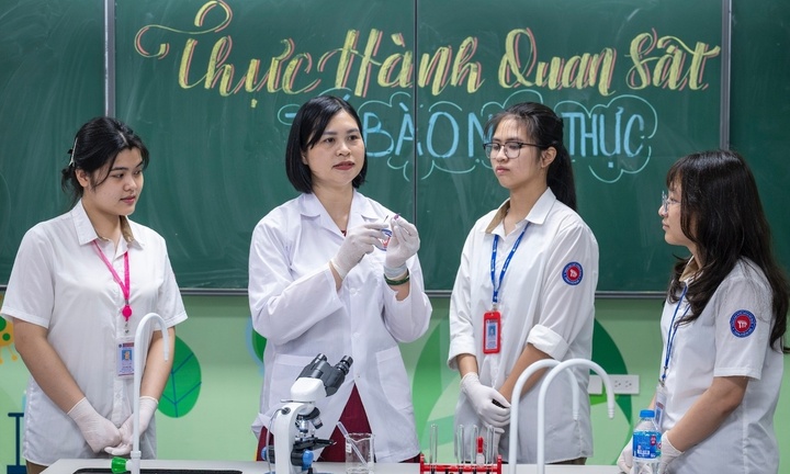 Tuyển sinh đại học 2026: Những trường nào xét tuyển môn văn cho ngành Y dược?