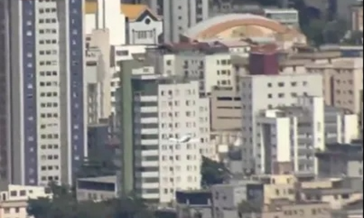 Clip: Máy bay phản lực lao vào tòa nhà, 2 người tử vong, 3 người bị thương