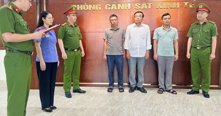 Lập hồ sơ khống để rút tiền công trình dở dang: Nguyên chủ tịch xã cùng 2 Giám đốc bị bắt