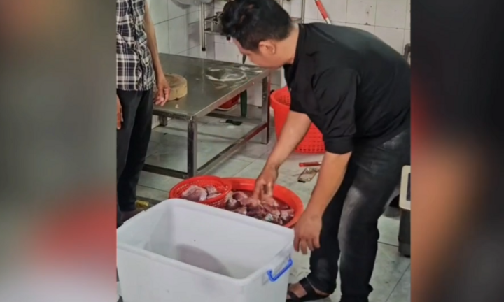Cận cảnh bên trong cơ sở 