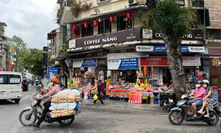 Hà Nội dự kiến cho thuê vỉa hè giá 45.000 đồng/m2/tháng để kinh doanh