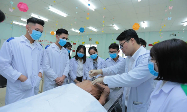 Chi tiết mức thu nhập giảng viên 8 trường đại học tại ĐHQG TP.HCM