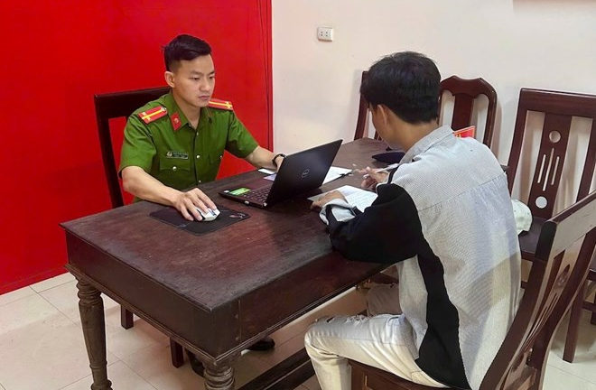Tin pháp luật nổi bật 24h qua: Thông tin bất ngờ vụ nam thanh niên túm tóc, đánh tới tấp cô gái trong quán bida tại Nghệ An