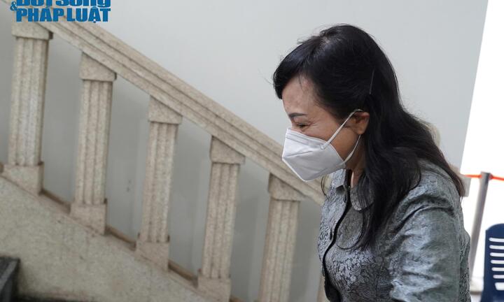 Cận cảnh cựu Bộ trưởng Bộ Y tế Nguyễn Thị Kim Tiến hầu tòa sáng nay