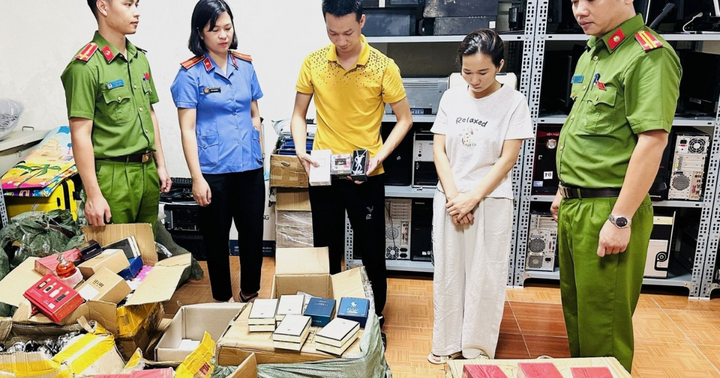 Khởi tố hai chị em cầm đầu đường dây bán nước hoa giả nhãn hiệu Chanel, Dior, Gucci thu lợi hàng trăm tỷ đồng