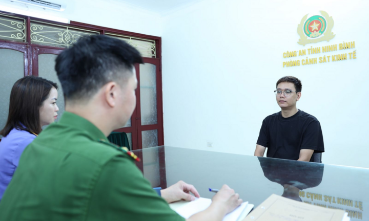 Khám xét 2 kho hàng ở Ninh Bình, phát hiện hơn 7.600 đôi giày dép giả thương hiệu