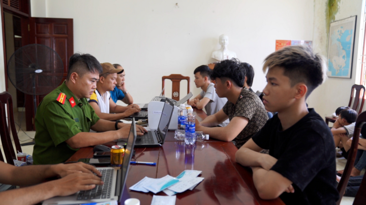 Triệu tập 29 đối tượng mang hung khí tự chế, đi xe máy truy đuổi nhau ở Gia Lai