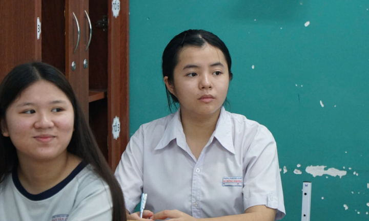 Nữ sinh duy nhất ở Côn Đảo vượt 230km vào đất liền thi vào lớp 10 công lập ở TP.HCM