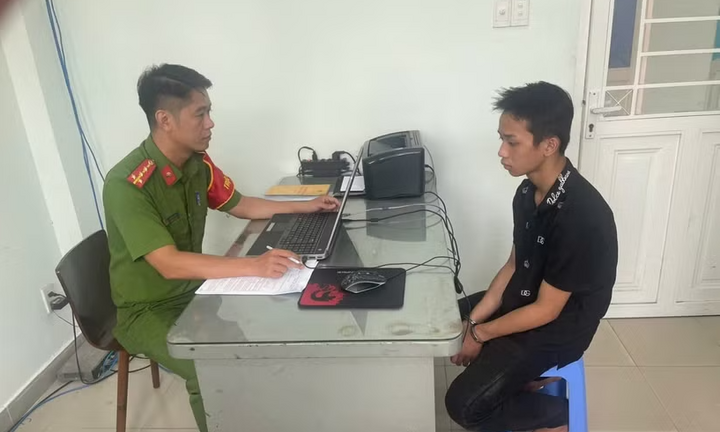 Bắt thiếu niên cướp giật túi xách khiến cụ bà khuyết tật bán vé số té ngã chỉ sau 11 giờ