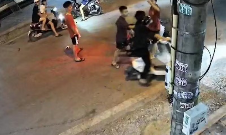 Làm rõ vụ nam sinh lớp 8 ở Lào Cai bị truy đuổi, đánh liên tiếp bằng mũ bảo hiểm
