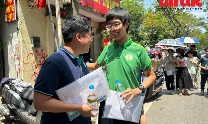 Tin tức giáo dục 24h: Thí sinh Hà Nội hoàn thành kỳ thi chuyên vào lớp 10