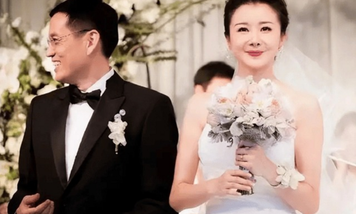 Góc khuất sau ánh hào quang: Sao nữ bị chồng ép xét nghiệm ADN cho con, cay đắng khi nhận kết quả