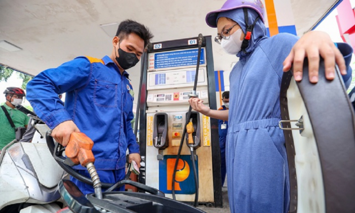Giá xăng mới nhất hôm nay 4/6: Xăng E10 giảm hơn 1.300 đồng/lít
