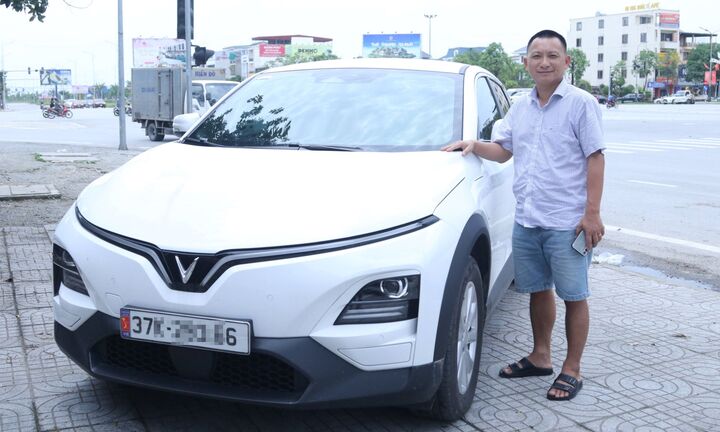 Chủ xe VF 6 tiết lộ lý do “lớn gan” mua xe tặng vợ rồi… chiếm làm của riêng