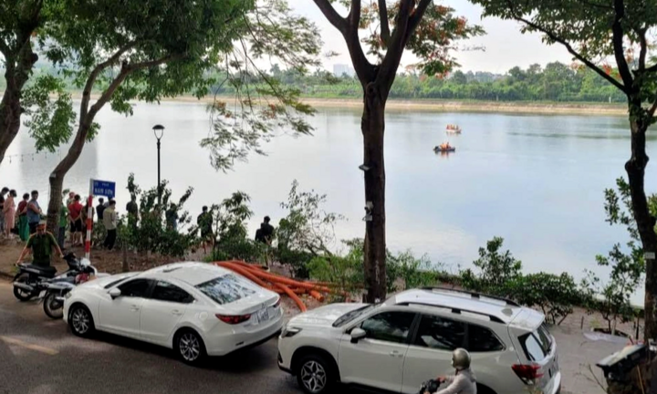 Nam sinh lớp 11 tử vong ở hồ Linh Đàm, hé lộ tình tiết đau lòng