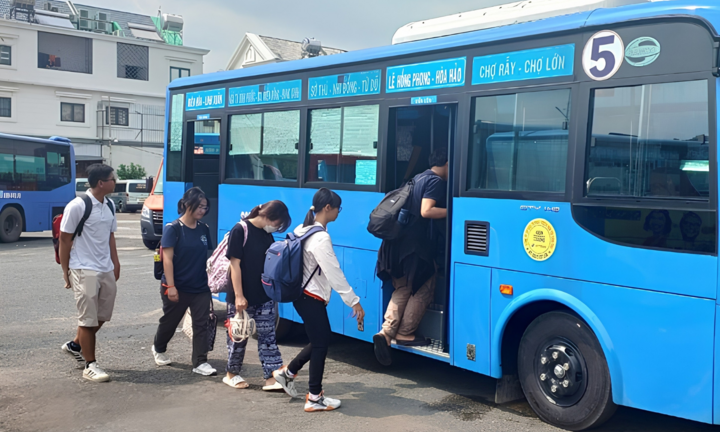 Đồng Nai miễn 100% tiền vé xe buýt cho giáo viên, thí sinh dự thi tốt nghiệp THPT 2026: Cần xuất trình giấy tờ gì?