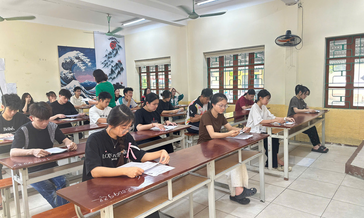 Giáo viên Toán tiết lộ chiến thuật giúp sĩ tử thi tốt nghiệp THPT tránh mất điểm đáng tiếc