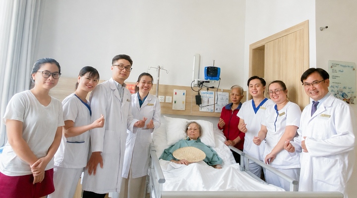 Vinmec Central Park cứu sống hai cụ bà U90 và U100 tuổi bị đột quỵ nhồi máu não nghiêm trọng