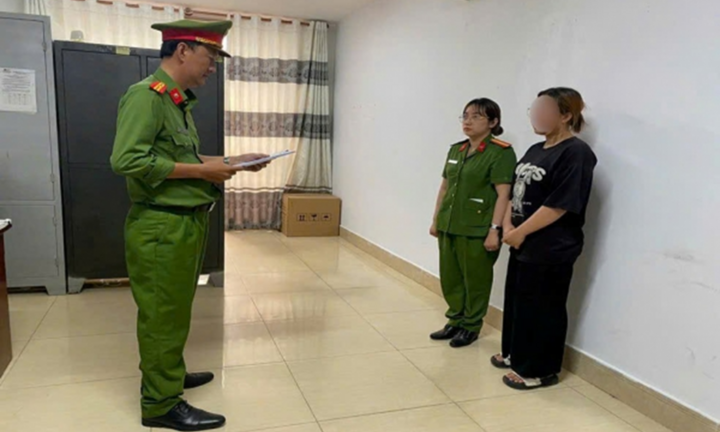 Bắt giam người mẹ đánh con 4 tuổi dẫn đến tử vong