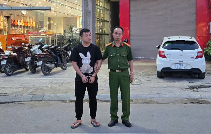 Hồ Xuân Phương bị tạm giữ vì đánh shipper bị thương giữa phố