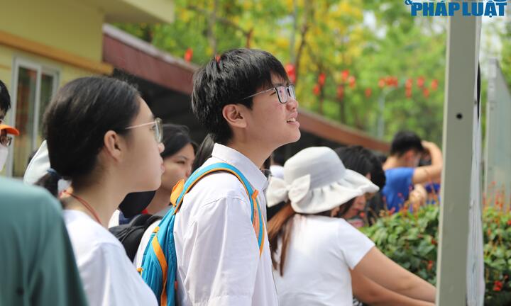 Sau khi biết điểm thi lớp 10, thí sinh cần hoàn thành đúng hạn thủ tục nào?