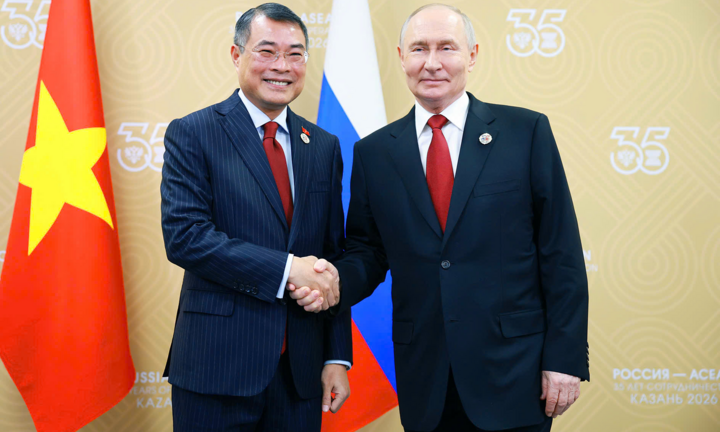 Thủ tướng Lê Minh Hưng hội kiến Tổng thống Nga Vladimir Putin