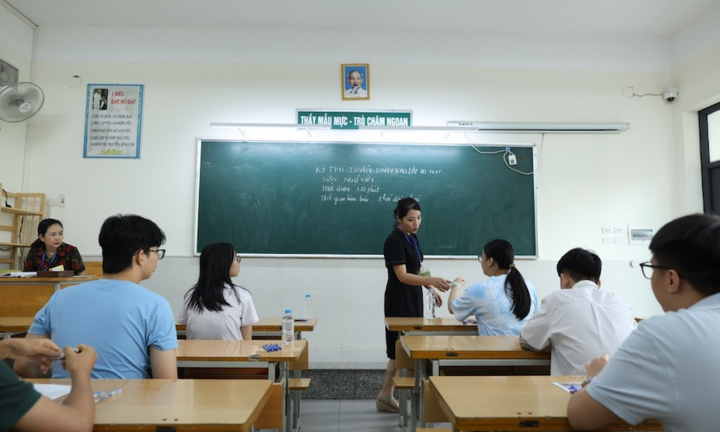 Hà Nội trả phiếu báo điểm thi vào lớp 10, phụ huynh và thí sinh cần làm ngay những việc này