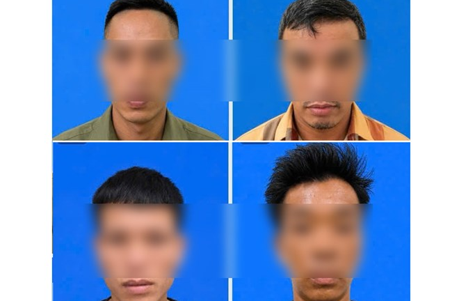 3 người đàn ông làm 