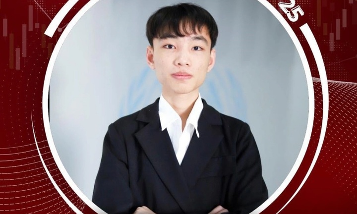 Mở điện thoại sau giờ thi, sinh viên Học viện Ngoại giao bất ngờ biết mình là thủ khoa C00 toàn quốc