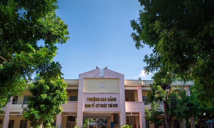 Trường Cao đẳng Kinh tế Kỹ thuật Thủ Đức và bài toán học phí mùa tuyển sinh