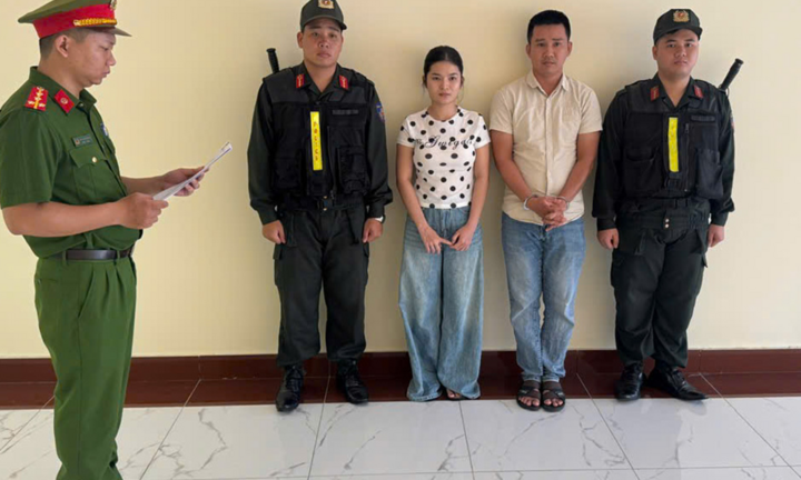 Khởi tố đôi vợ chồng sản xuất áo thun giả các nhãn hiệu nổi tiếng, lật tẩy thủ đoạn tinh vi