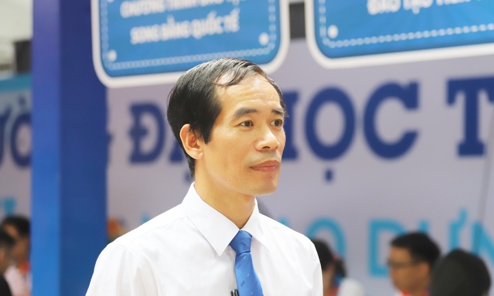 Dự báo điểm chuẩn Đại học Thương mại 2026: Có thể giảm từ 1 - 3 điểm, thí sinh cần lưu ý gì?