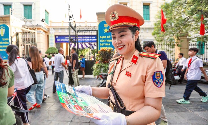Công an TP Hà Nội bác bỏ thông tin người từ 16 đến dưới 18 tuổi bị cấm điều khiển xe gắn máy, xe máy điện