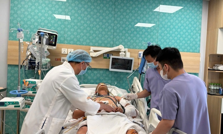 Cứu sống nam thanh niên 29 tuổi bị bó sắt văng vào người, chỉ 1% hi vọng sống