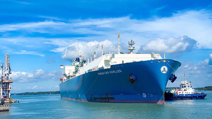 PV GAS ký Hợp đồng mua LNG định hạn đầu tiên của Việt Nam giai đoạn 2027 – 2031