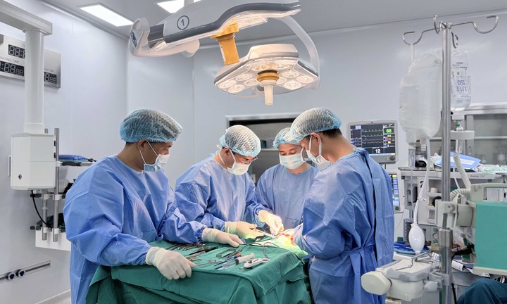 Vinmec Hạ Long giải cứu cụ bà 88 tuổi bị khối u giáp khổng lồ chèn ép đường thở suốt 18 năm