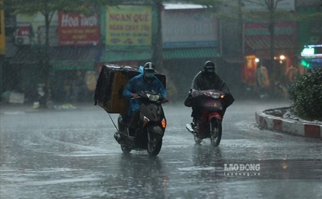 Dự báo thời tiết ngày 9/7: Hà Nội 33 độ C, miền Trung nhiều nơi nắng nóng, mưa lớn ở Trung du Bắc Bộ và Quảng Ninh