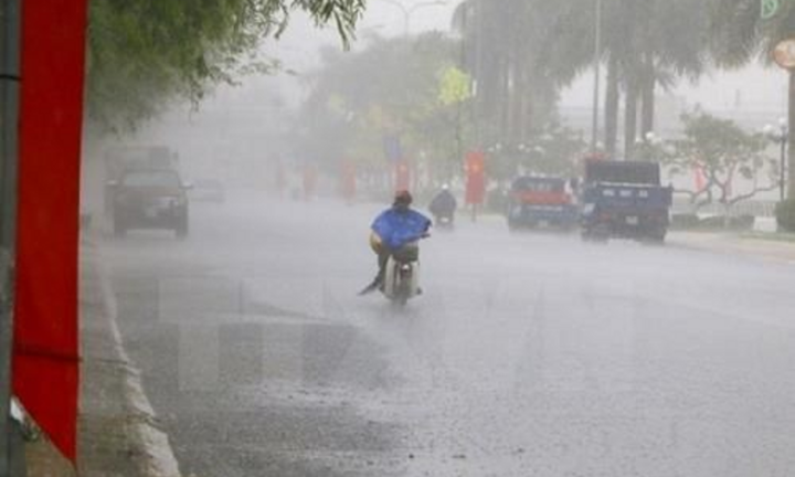 Dự báo thời tiết ngày 8/7: Cảnh báo mưa lớn cục bộ và lốc sét ở Bắc Bộ, Hà Nội